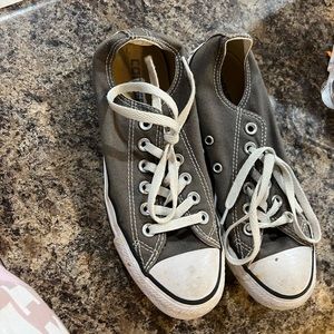 Gray converse size 7 used.